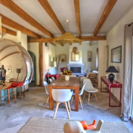Maison Chaleureuse Avec
